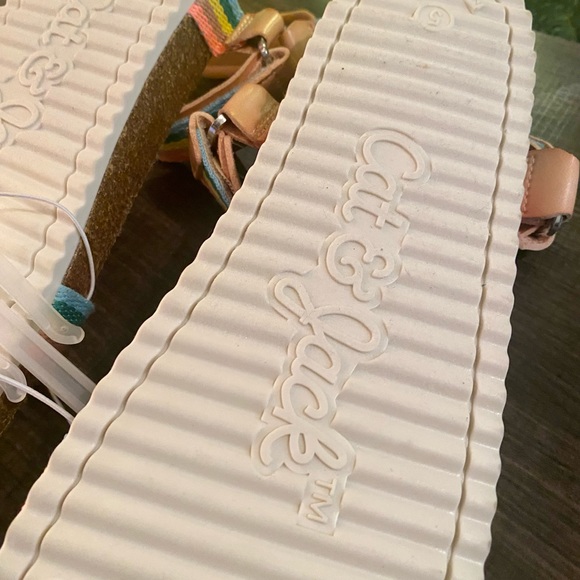 Cat & Jack’s (Target) Girls’ Sandals Brand New! Tan & Multicolored Size 5! - Picture 10 of 10